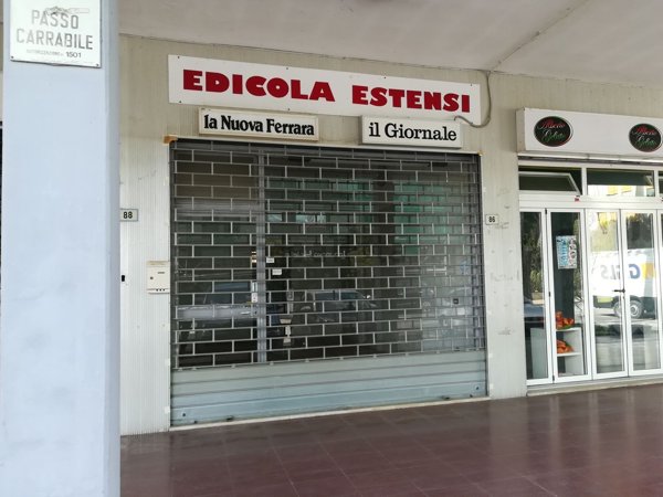 negozio in vendita a Comacchio in zona Lido degli Estensi