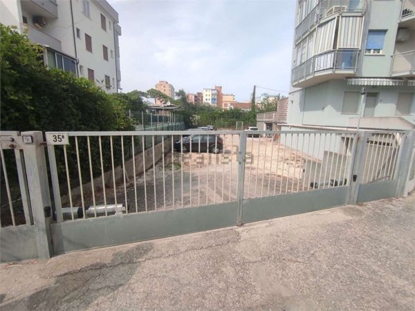 locale di sgombero in vendita a Comacchio in zona Lido degli Scacchi