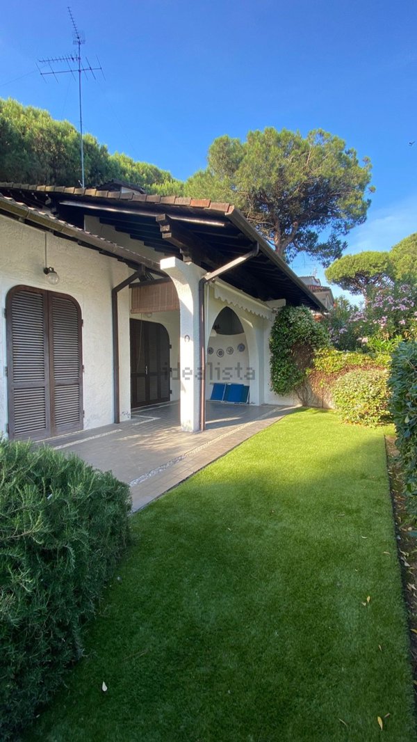 casa indipendente in vendita a Comacchio in zona Lido di Spina