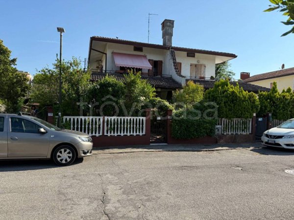 casa indipendente in vendita a Comacchio in zona Lido degli Scacchi