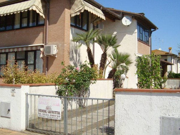 casa indipendente in vendita a Comacchio in zona Lido degli Scacchi