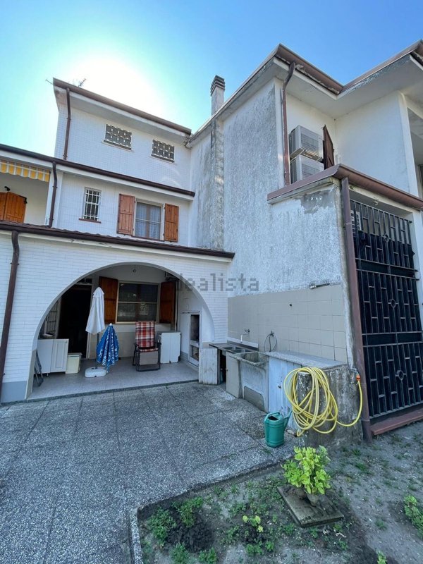 casa indipendente in vendita a Comacchio in zona Lido di Pomposa