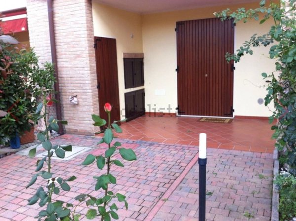 casa indipendente in vendita a Comacchio in zona Lido degli Estensi