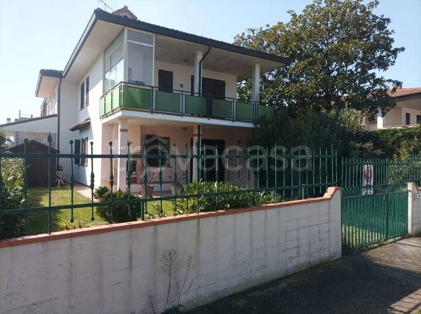 appartamento in vendita a Comacchio in zona Lido degli Scacchi