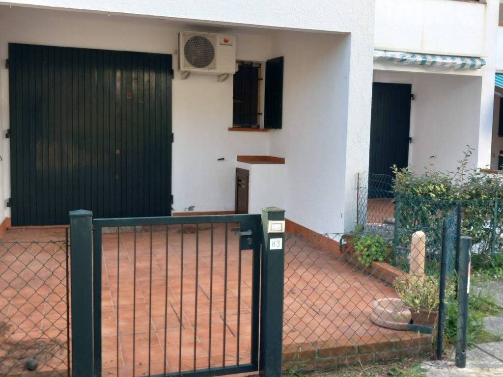 casa indipendente in vendita a Comacchio in zona Lido di Spina