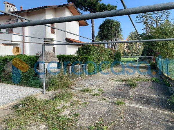 casa indipendente in vendita a Comacchio in zona Lido degli Scacchi