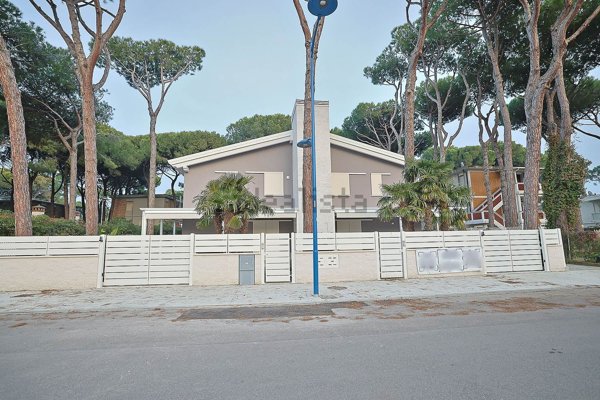 casa indipendente in vendita a Comacchio in zona Lido di Spina