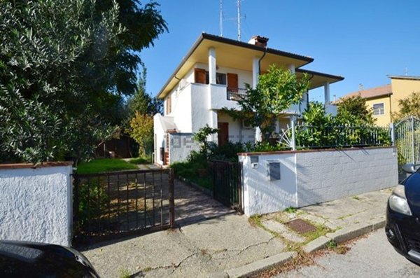 casa indipendente in vendita a Comacchio in zona Lido degli Scacchi