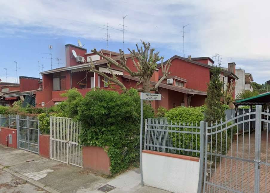 casa indipendente in vendita a Comacchio in zona Lido delle Nazioni