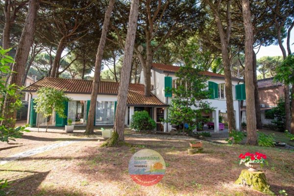 casa indipendente in vendita a Comacchio in zona Lido degli Estensi