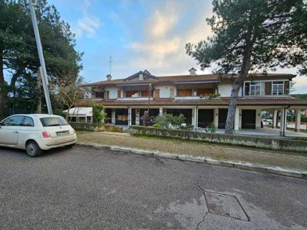 appartamento in vendita a Comacchio in zona Lido degli Scacchi