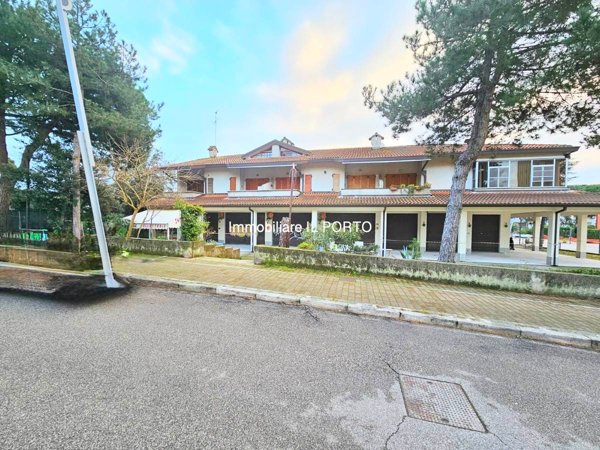 appartamento in vendita a Comacchio in zona Lido degli Scacchi