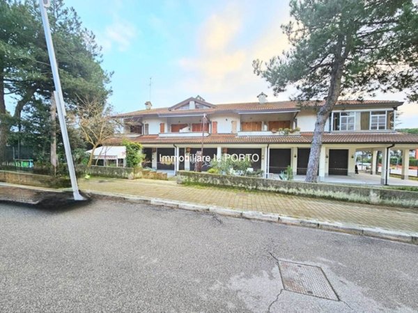 appartamento in vendita a Comacchio in zona Lido degli Scacchi