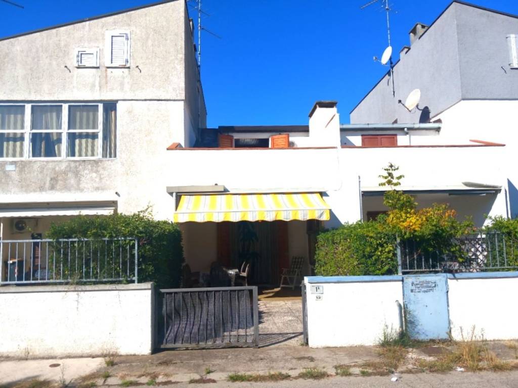 casa indipendente in vendita a Comacchio in zona Lido di Pomposa