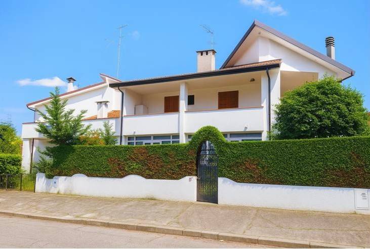 casa indipendente in vendita a Comacchio in zona Lido degli Scacchi
