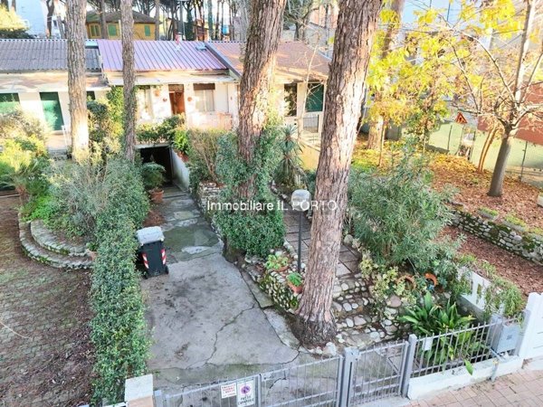 casa indipendente in vendita a Comacchio in zona Lido degli Estensi