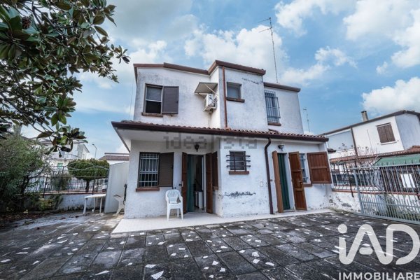 casa indipendente in vendita a Comacchio in zona Lido di Pomposa