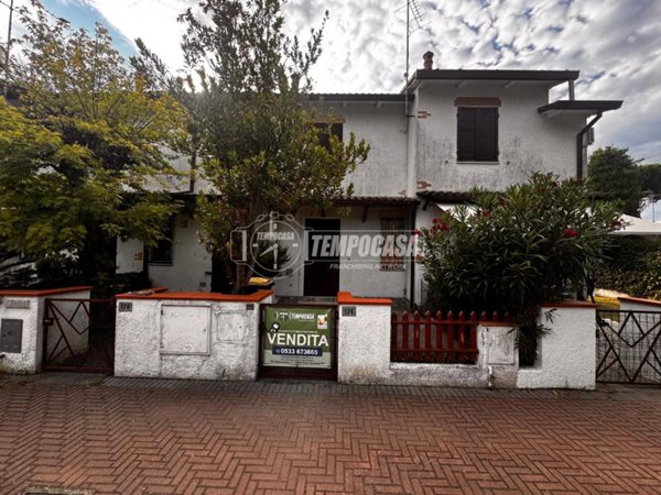 appartamento in vendita a Comacchio in zona Porto Garibaldi