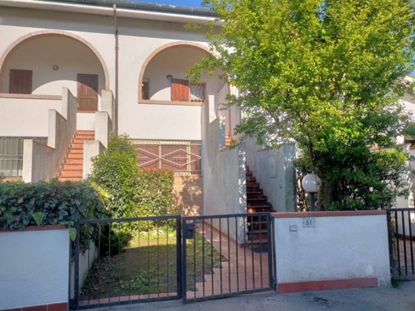 casa indipendente in vendita a Comacchio in zona Lido degli Estensi