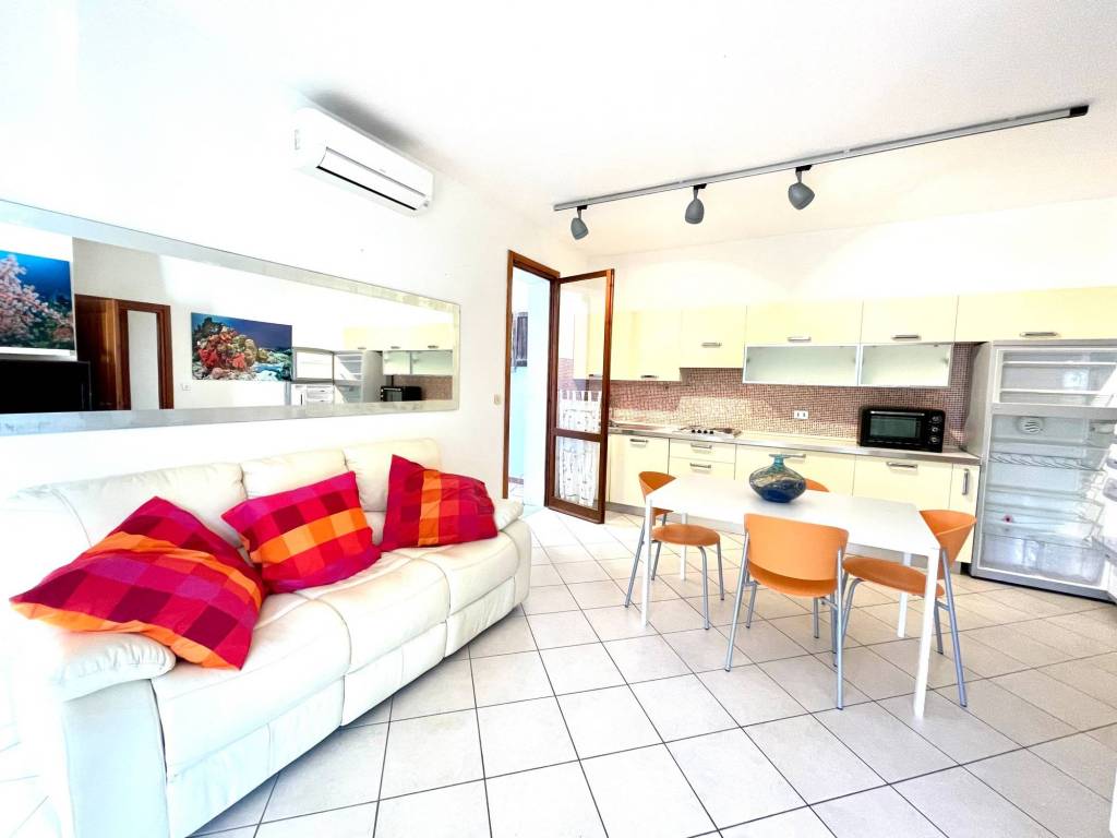 casa indipendente in vendita a Comacchio in zona Lido di Spina