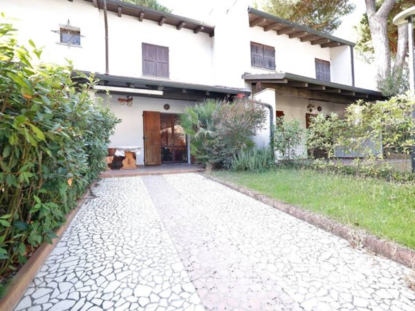 casa indipendente in vendita a Comacchio in zona Lido di Spina
