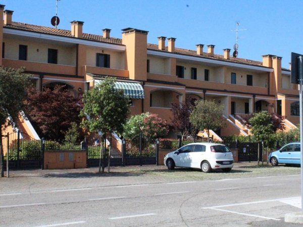 casa indipendente in vendita a Comacchio in zona Lido degli Estensi
