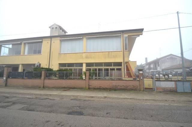 casa indipendente in vendita a Comacchio in zona Lido delle Nazioni