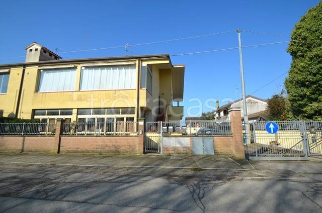 casa indipendente in vendita a Comacchio in zona Lido delle Nazioni