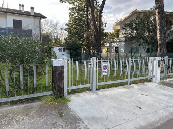 casa indipendente in vendita a Comacchio in zona Lido degli Estensi