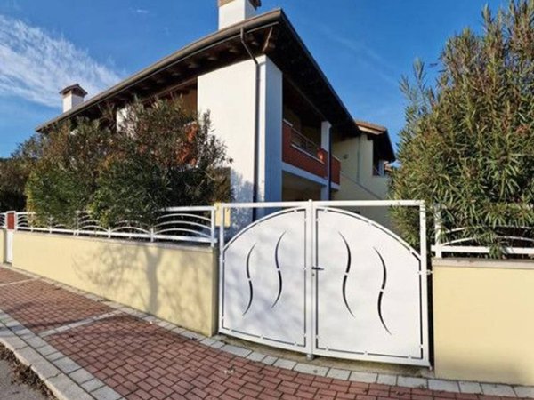 casa indipendente in vendita a Comacchio in zona Lido di Pomposa