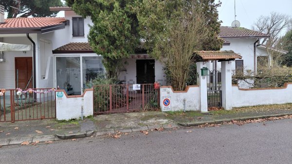 casa indipendente in vendita a Comacchio in zona Lido di Volano