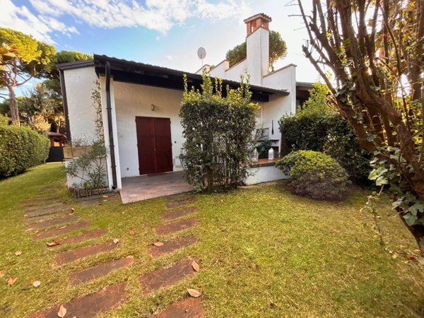 casa indipendente in vendita a Comacchio in zona Lido di Spina