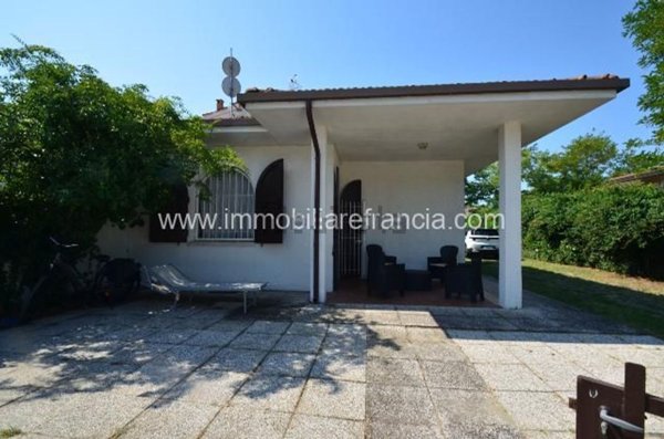 casa indipendente in vendita a Comacchio in zona Lido delle Nazioni