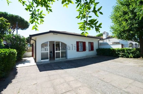 casa indipendente in vendita a Comacchio in zona Lido delle Nazioni