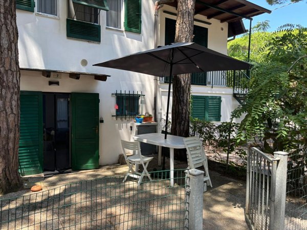 casa indipendente in vendita a Comacchio in zona Lido degli Estensi