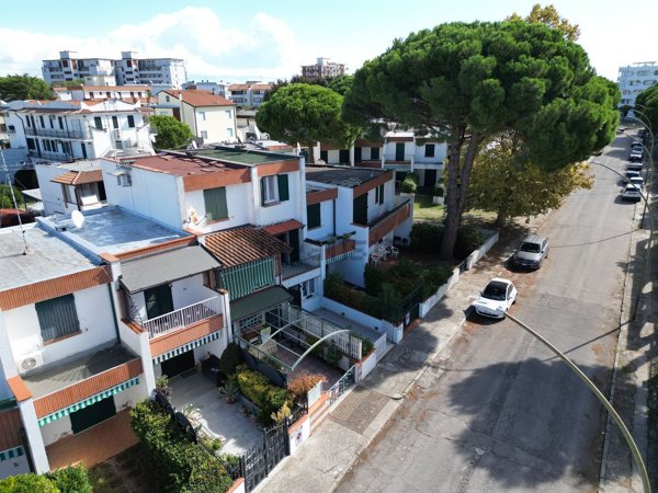 casa indipendente in vendita a Comacchio in zona Lido delle Nazioni