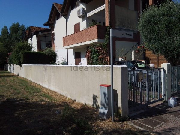 casa indipendente in vendita a Comacchio in zona Lido degli Scacchi