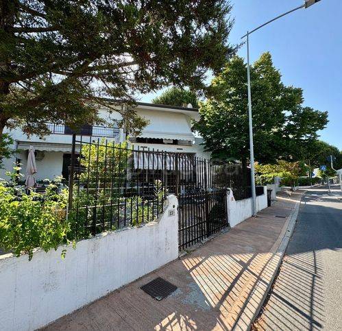 casa indipendente in vendita a Comacchio in zona Lido degli Scacchi