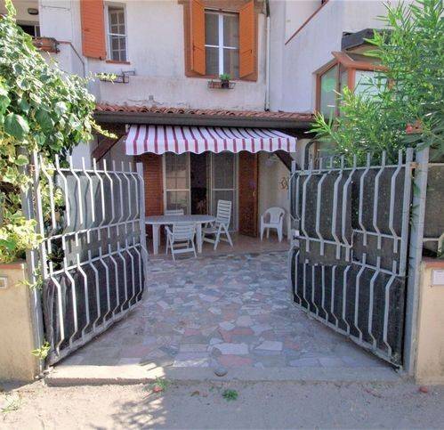 casa indipendente in vendita a Comacchio in zona Lido di Pomposa