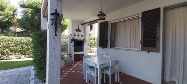 casa indipendente in vendita a Comacchio in zona Lido di Spina