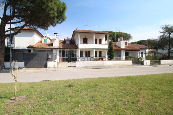 casa indipendente in vendita a Comacchio in zona Lido di Volano