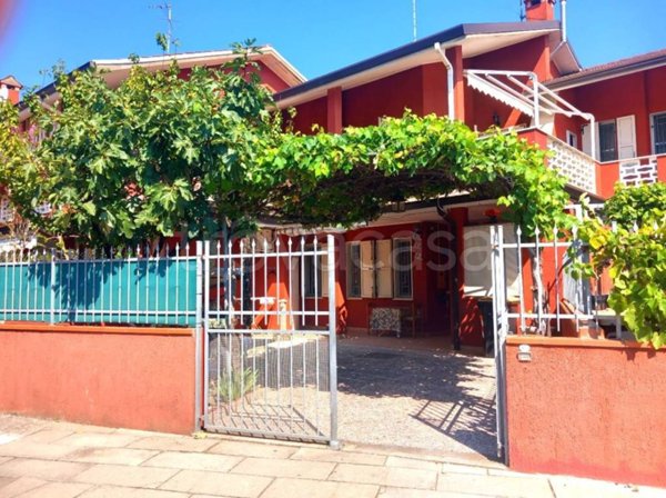 casa indipendente in vendita a Comacchio in zona Lido di Pomposa
