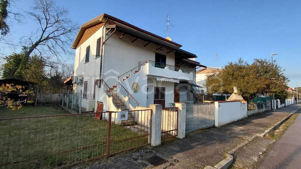 appartamento in vendita a Comacchio in zona Lido di Volano