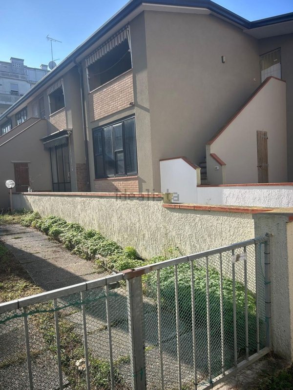casa indipendente in vendita a Comacchio in zona Lido degli Estensi