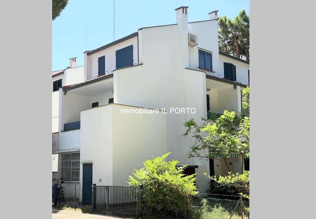 casa indipendente in vendita a Comacchio in zona Lido di Spina