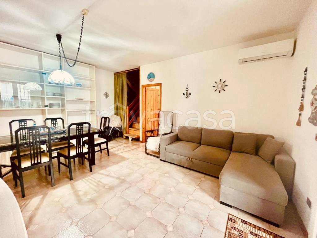 casa indipendente in vendita a Comacchio in zona Lido delle Nazioni