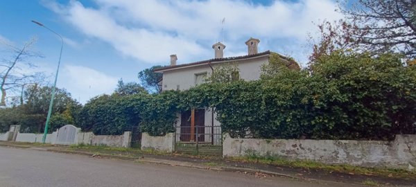 casa indipendente in vendita a Comacchio in zona Lido di Volano