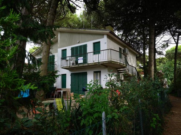 casa indipendente in vendita a Comacchio in zona Lido di Spina