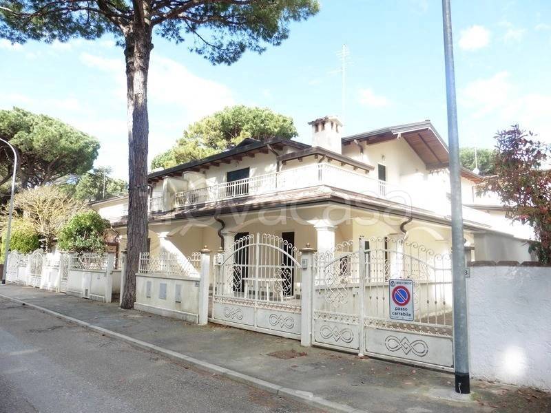 casa indipendente in vendita a Comacchio in zona Lido di Spina