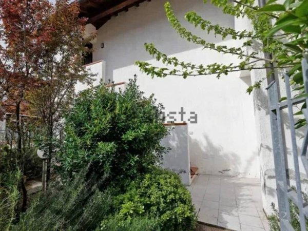 casa indipendente in vendita a Comacchio in zona Lido degli Estensi